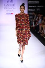 Model walk the ramp for Shift,Payal Khandwala,Roma Narsinghani show at Lakme Fashion Week Day 2 on 4th Aug 2012 (102).JPG